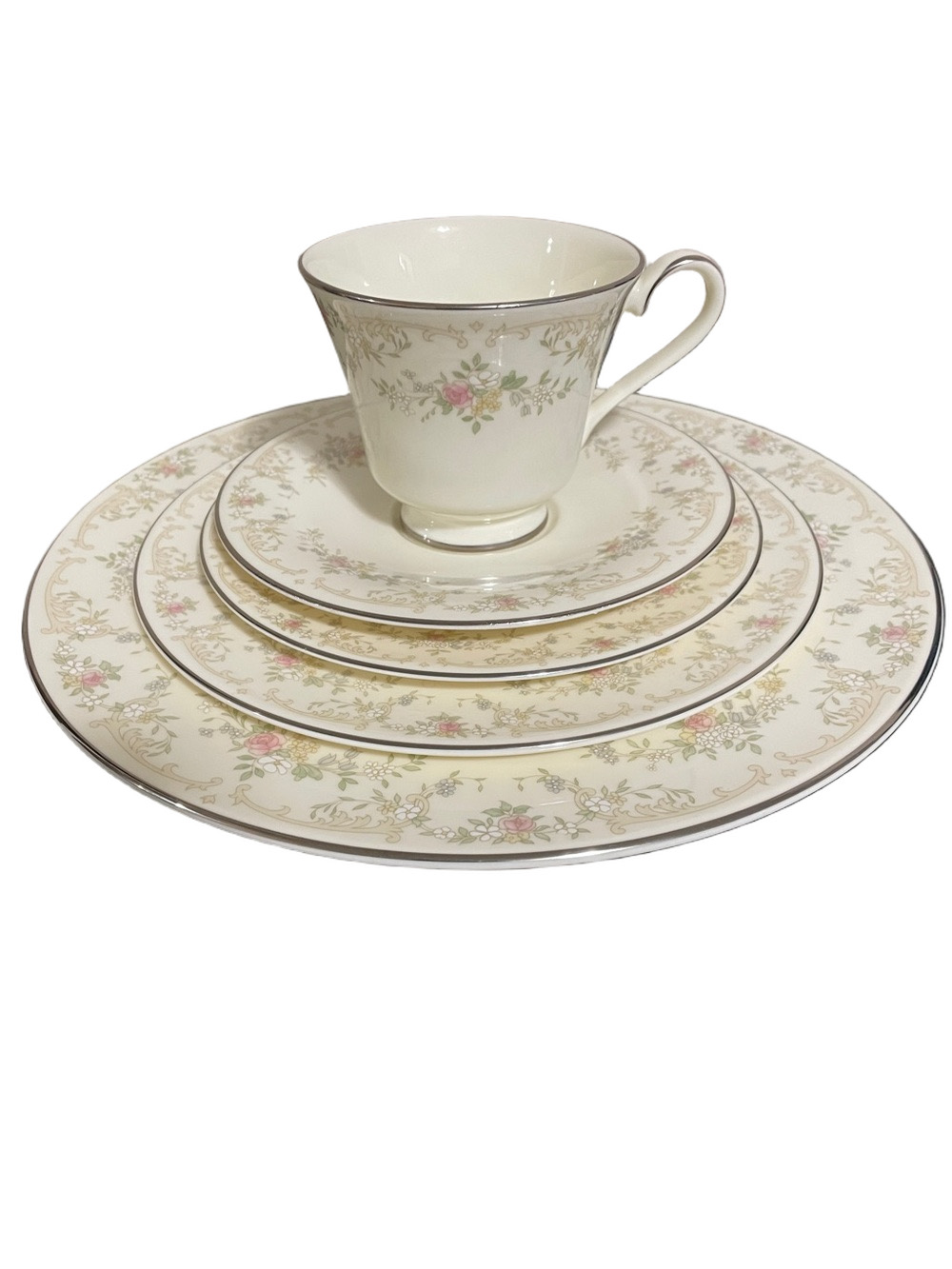 Royal Doulton Diana The Romance Collection 1981 5 Piece Place Setting Lot 1